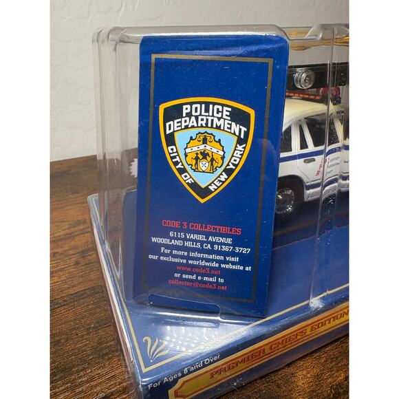 Code 3 NYPD Model Police Car Die Cast Model 1:24- Patch- New in Box - Picture 5 of 6